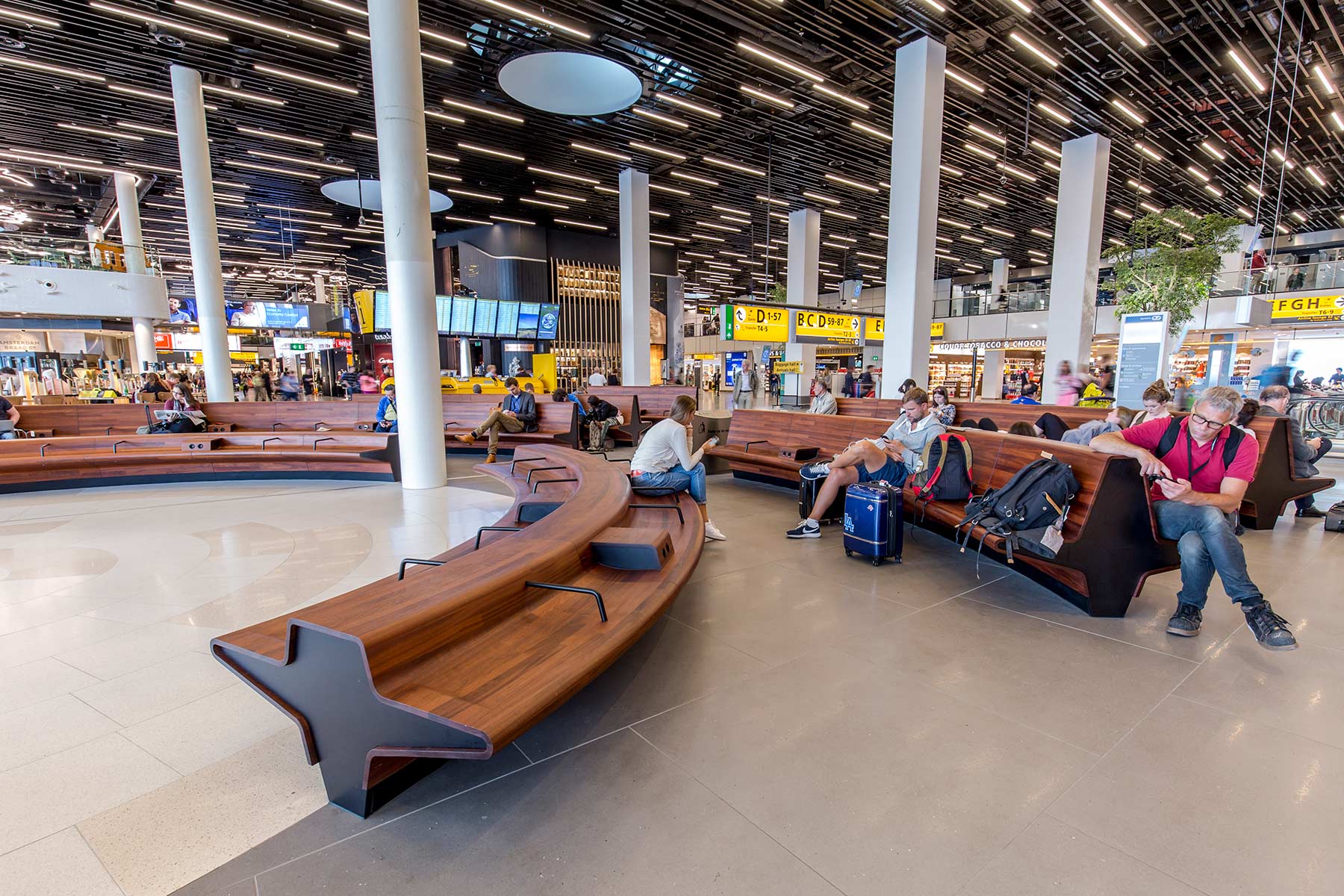 Schiphol Lounge 2 banken