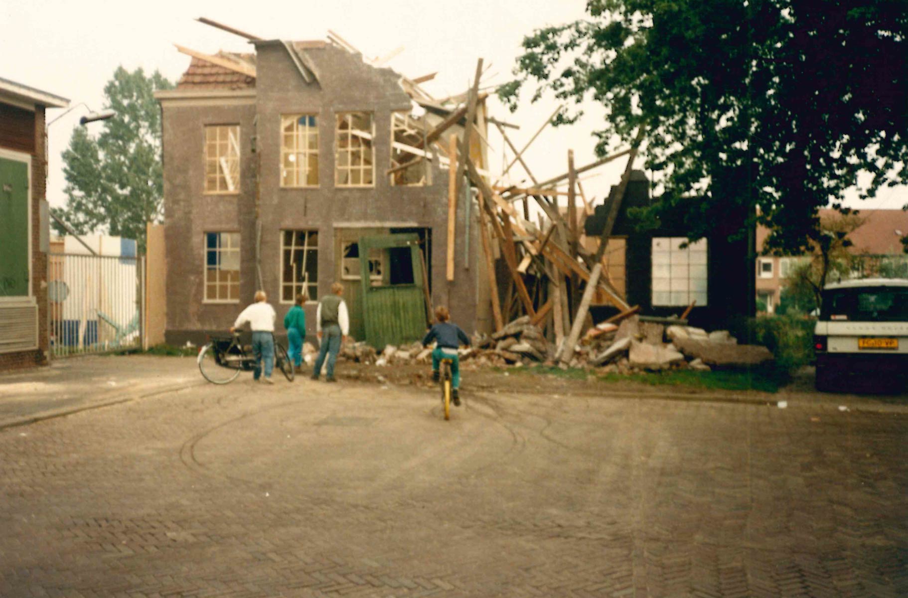 filmdecor kapot geschoten huis