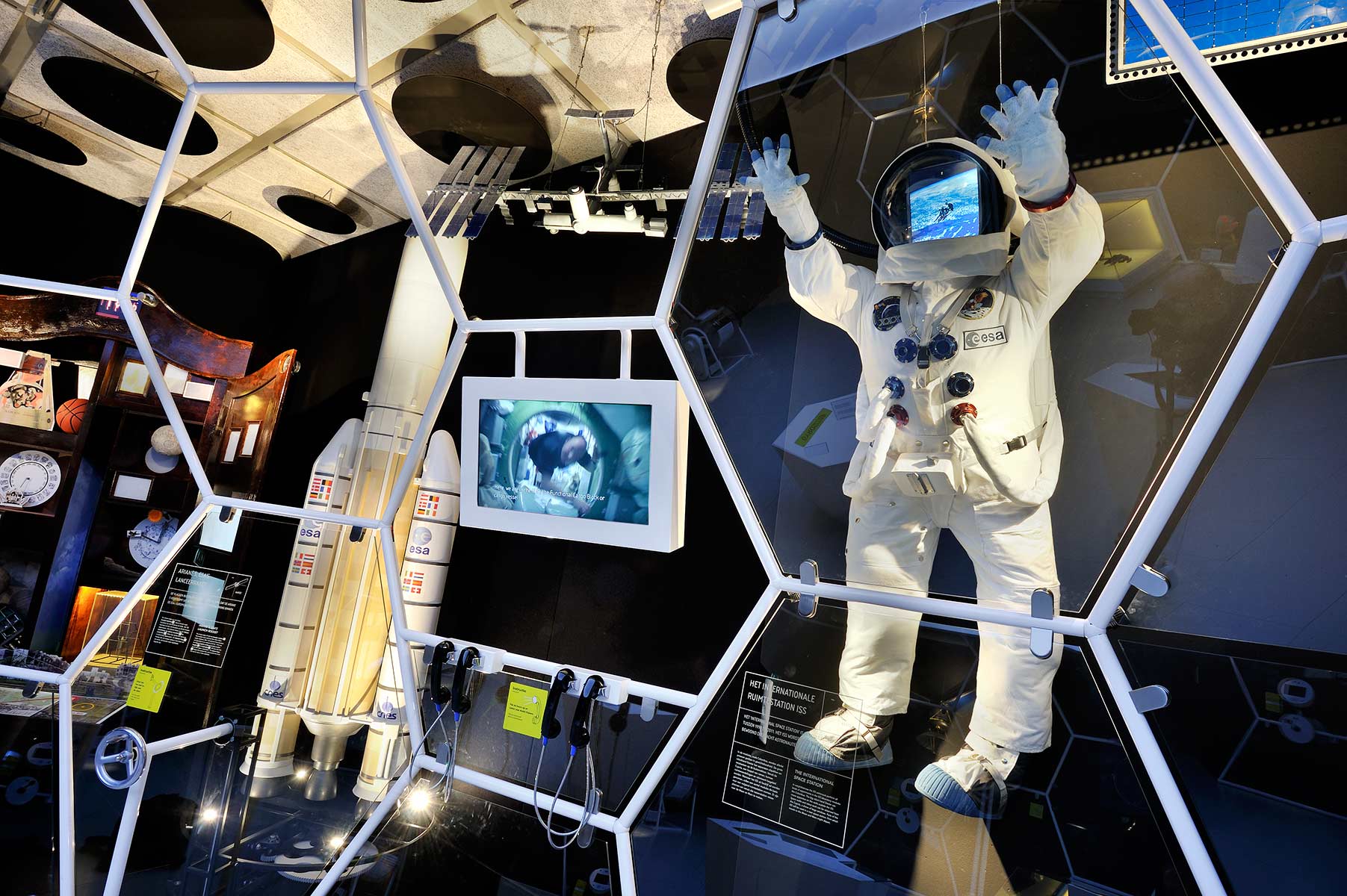Tentoonstelling: Satellieten - Museon