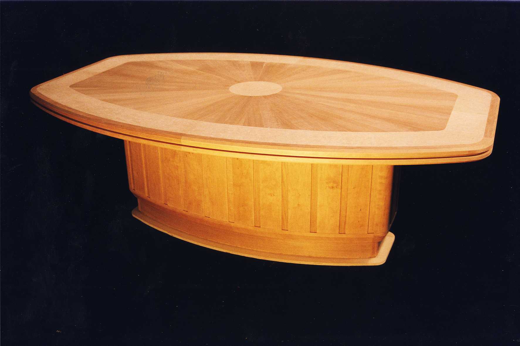 Tafel, combinatie van kersen en esdoorn.