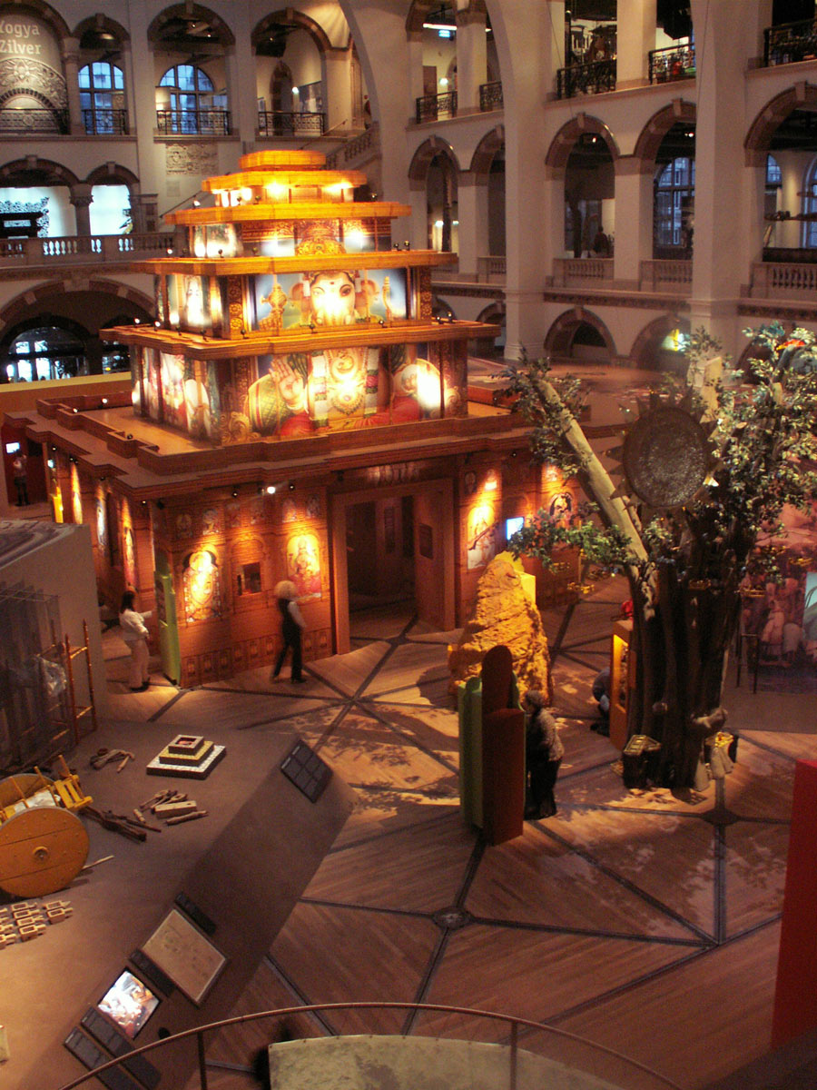 Tentoonstelling: Hindoeisme . KIT /Tropenmuseum / 2005