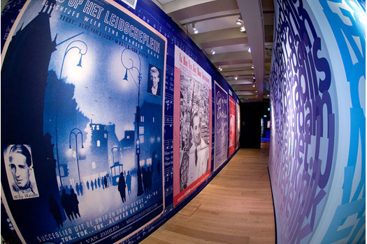 Tentoonstelling: 'Geef mij maar Amsterdam' / 2006 / Ontwerp: Roel Schneemann