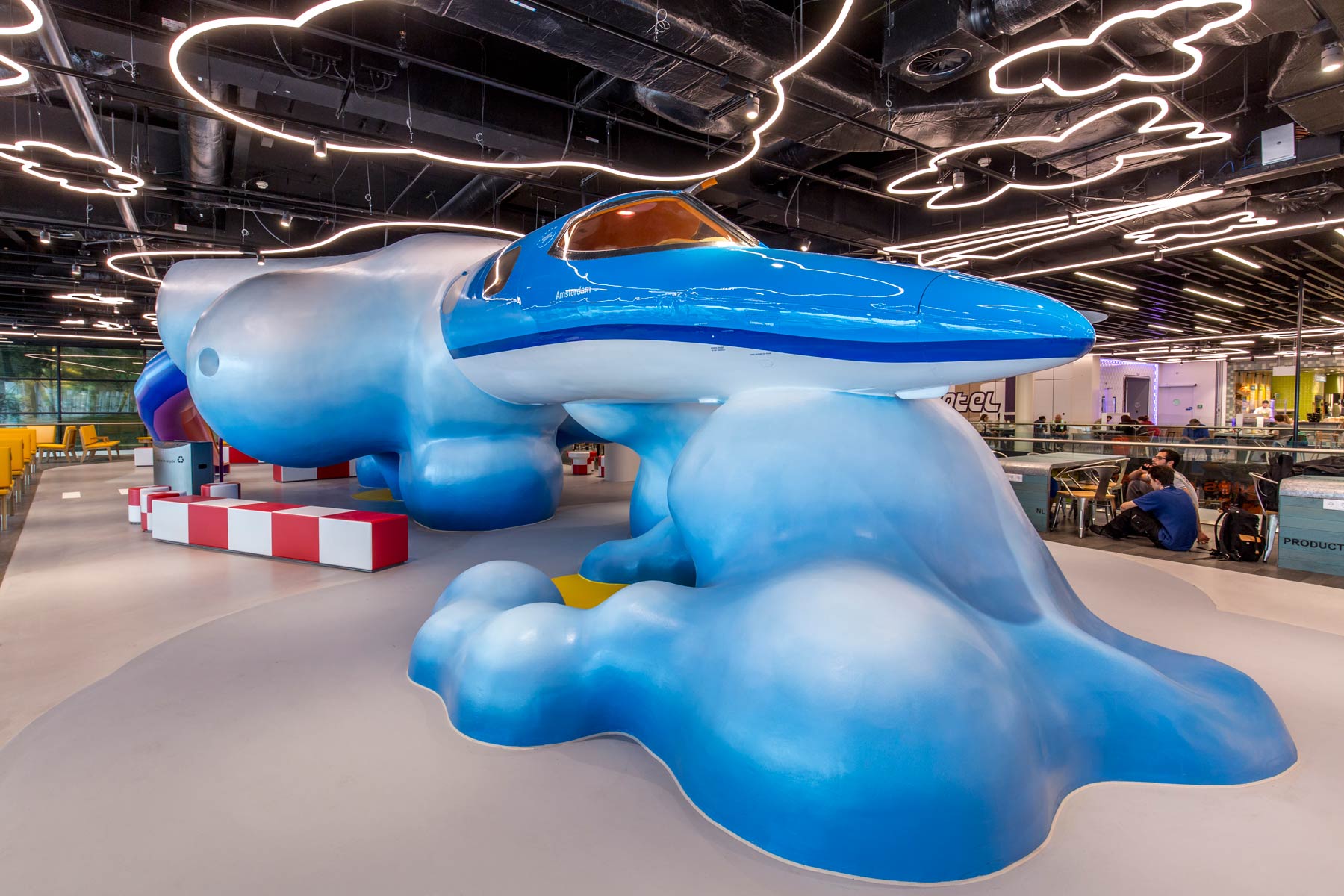 Schiphol Lounge 2 Playplane