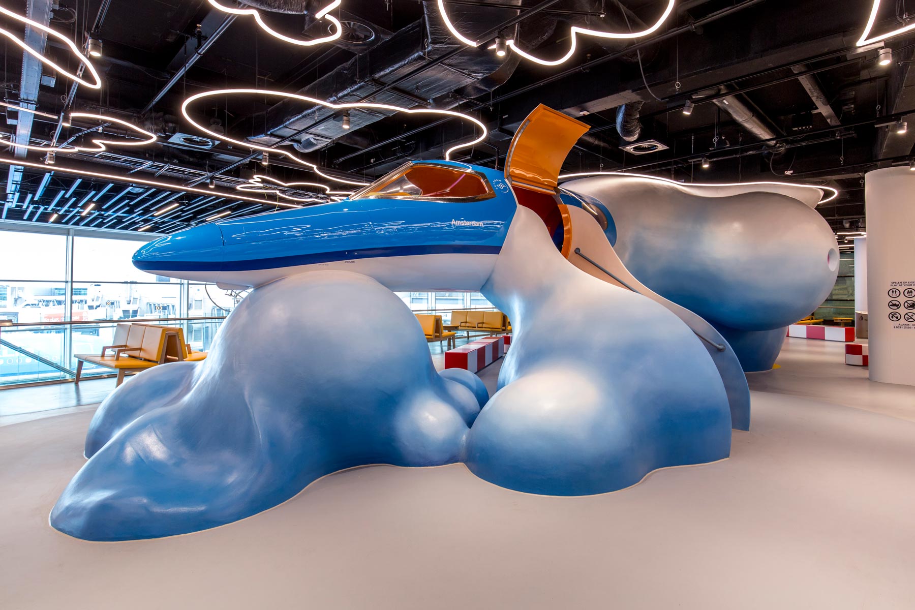 Schiphol Lounge 2 Playplane