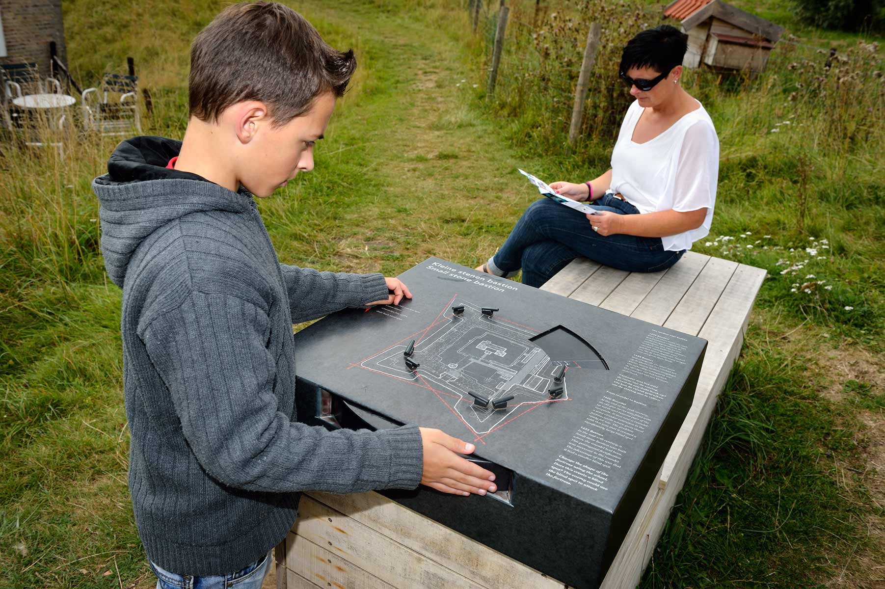 Slot Loevestein diverse EXHIBITS