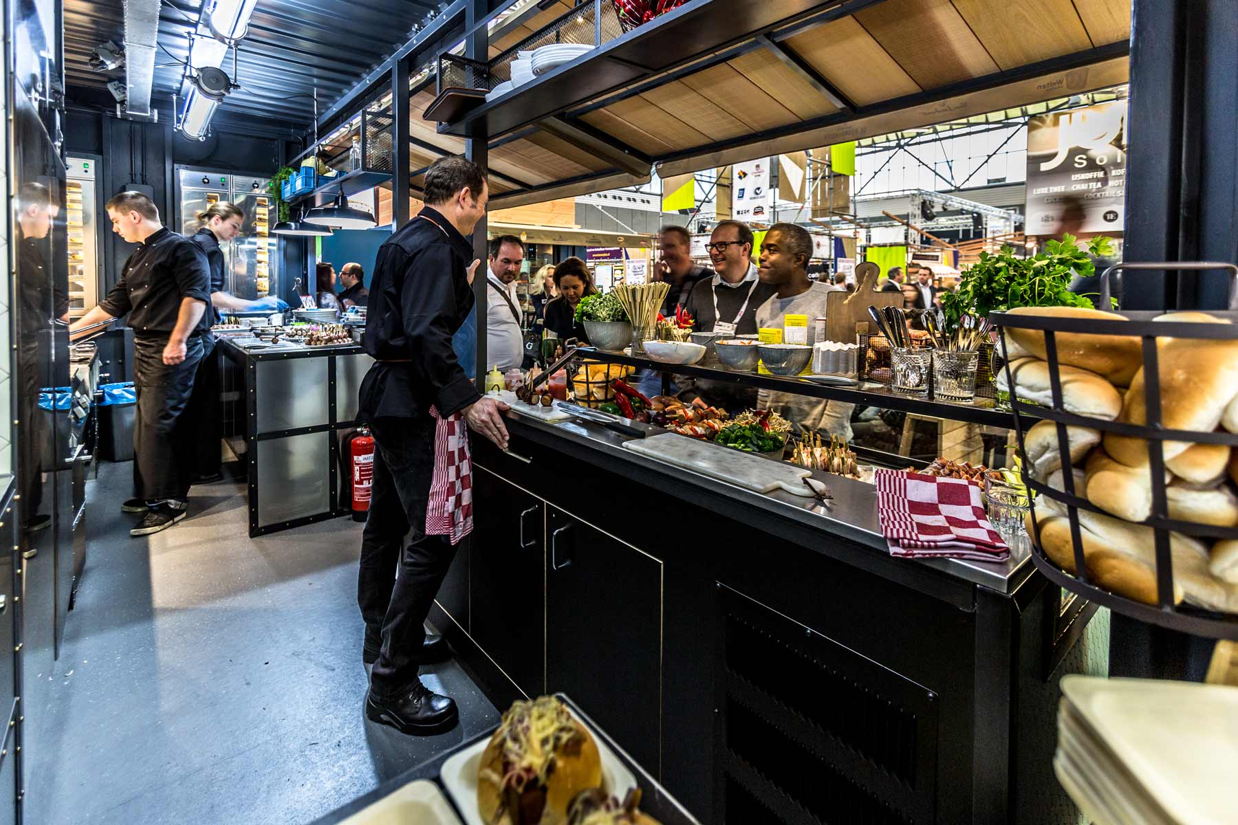 beursstand Van Geloven standbouw containers interieurbouw Kloosterboer Roderik Kuijpers & Laurens van Wieringen